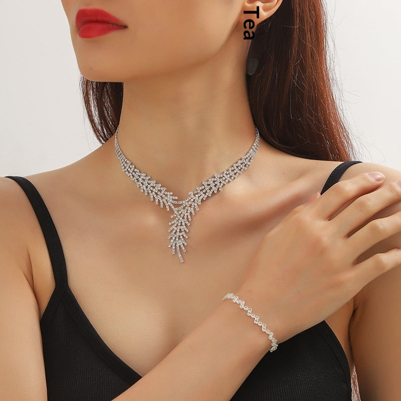 Fashion Claw Chain Rhinestone Necklace Earring Bracelet Set